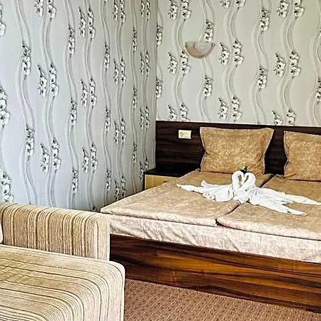 Eos Hotel 2*